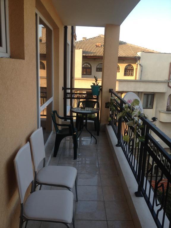 Emona Apartment Burgas Екстер'єр фото