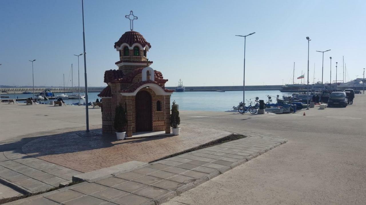 Emona Apartment Burgas Екстер'єр фото