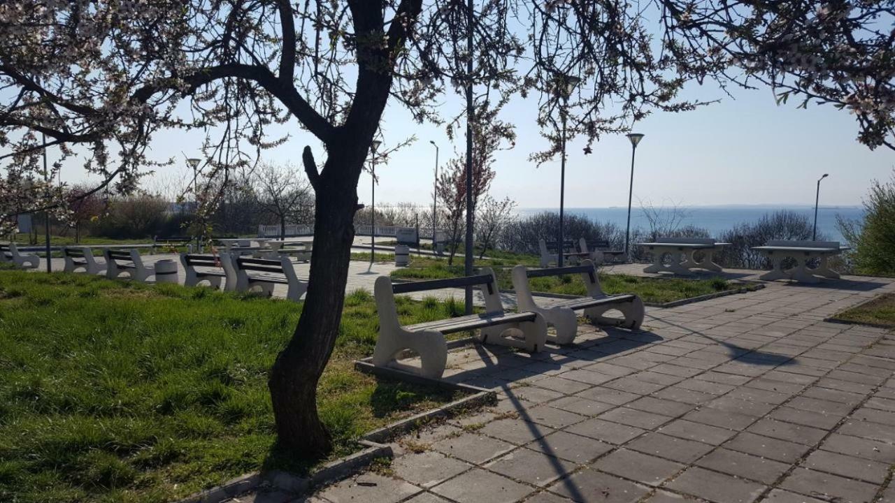 Emona Apartment Burgas Екстер'єр фото
